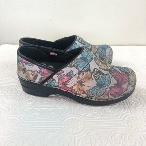 Sanita Butterfly Multi Color Clogs Slip Resistant Pull On Heeled Work Comfort